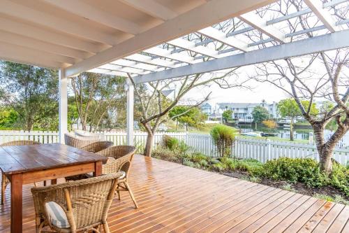 Peaceful Parkland Home on Thesen Islands — 4-Star Luxury Hotel in Knysna, South Africa