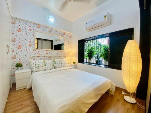 Dom Lucia 201 Quiet and Cozy 1 BHK Bandra Ocean Side WIFI
