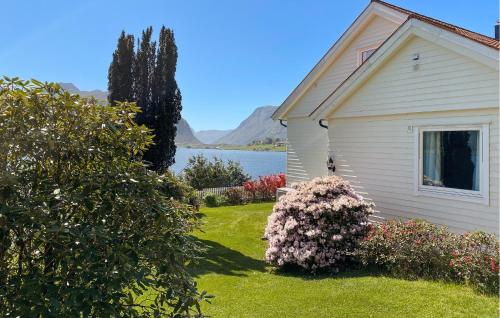 Stunning Apartment In Selje With Wifi — 4-Star Luxury Hotel in Selje, Norway