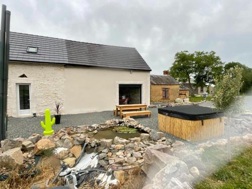 Berry's Charm - carbon neutral hotel in Le Pechereau
