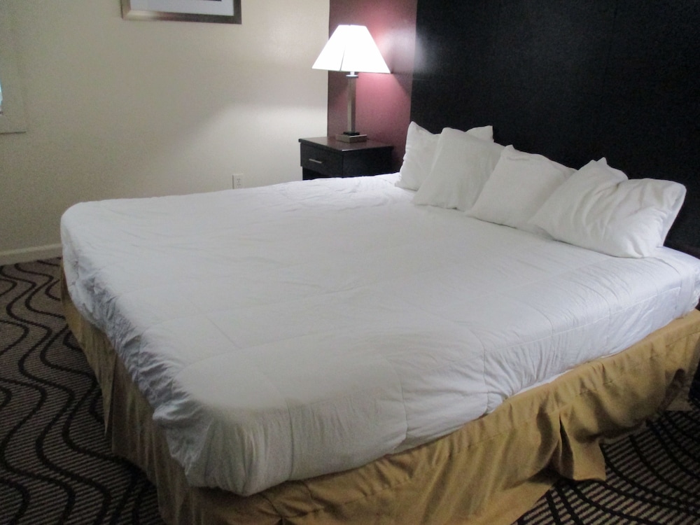 Relax Inn — Manor — photo 3
