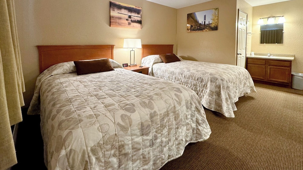 Young's Motel - photo 13