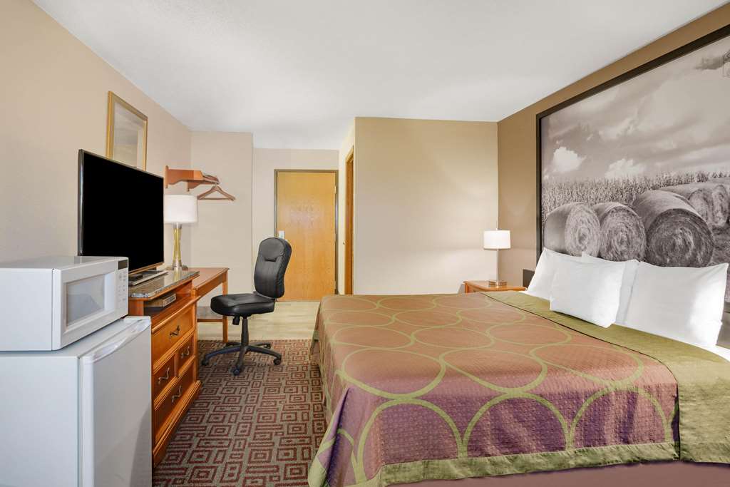 Super 8 by Wyndham Fort Madison - photo 8