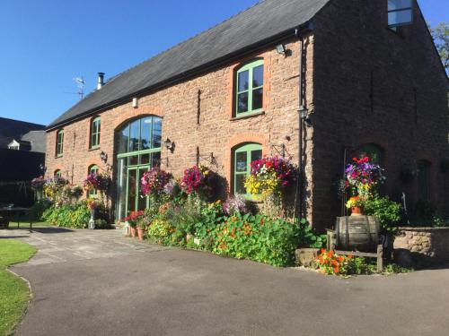The Bees Knees @ Redhill Grange — 4-Star Luxury Hotel in Monmouth, United Kingdom