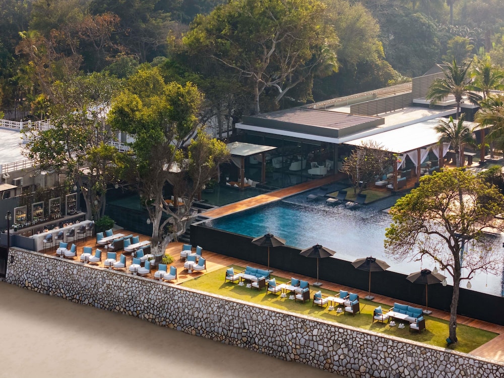 V Villas Hua Hin MGallery Collection — 5-Star Luxury Hotel in Hua Hin, Thailand