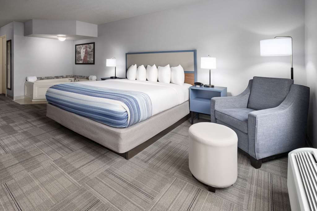 AmericInn by Wyndham Iron Mountain - photo 16