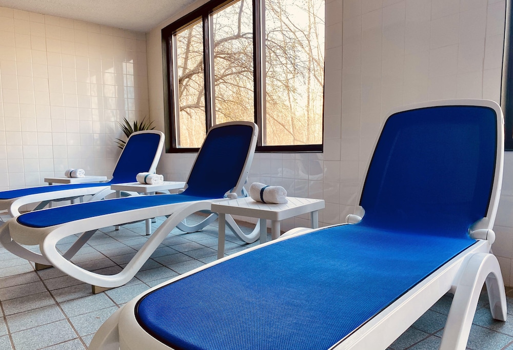 Holiday Inn Express Hotel & Suites Plymouth by IHG - photo 33