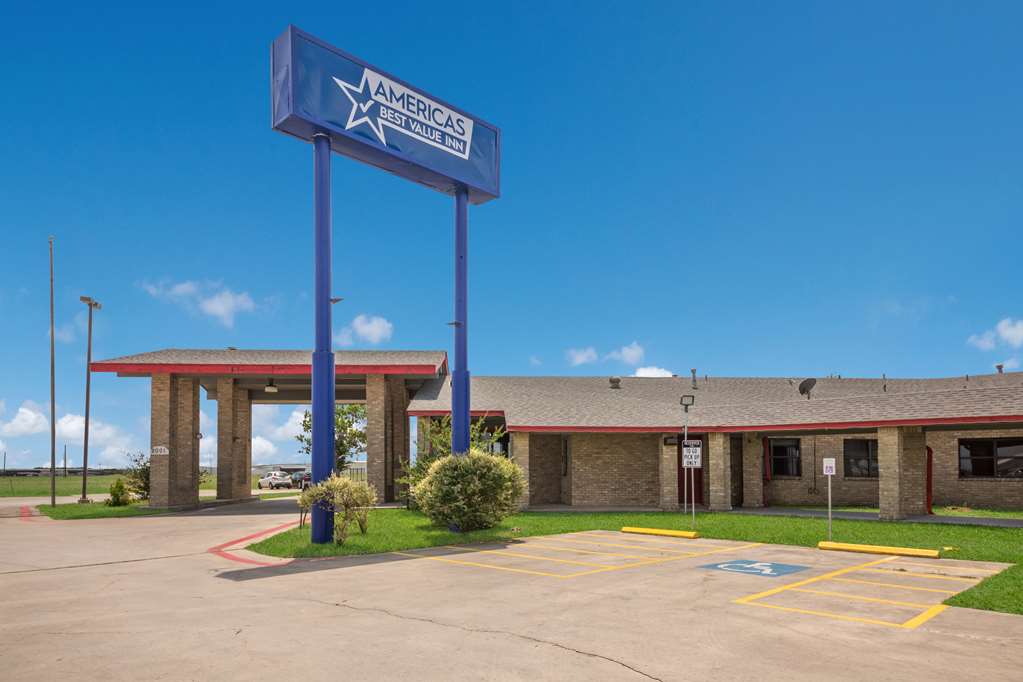 Americas Best Value Inn Lockhart TX - photo 3