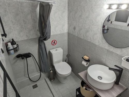 Cozy apartm.near Metro Ag.Marina — 4-Star Luxury Hotel in Athens, Greece