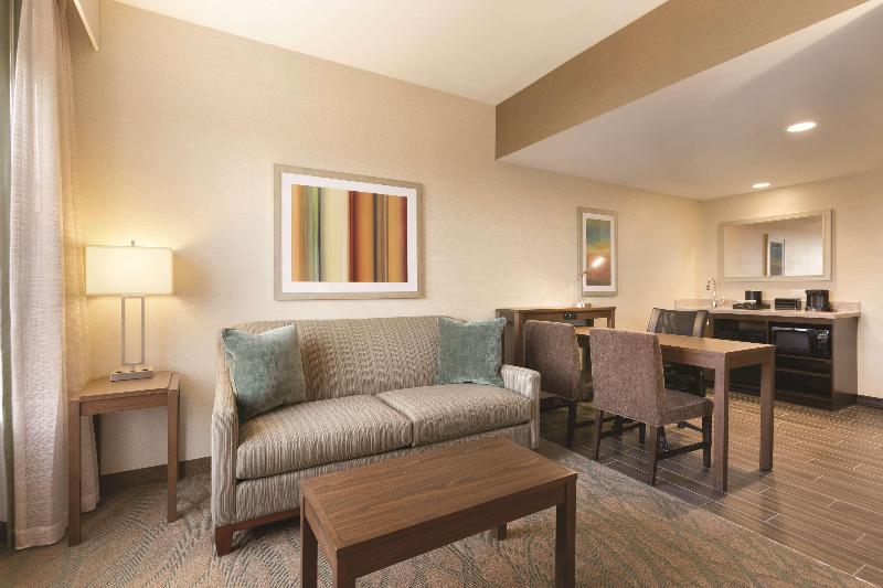 Embassy Suites by Hilton Akron Canton Airport - photo 14