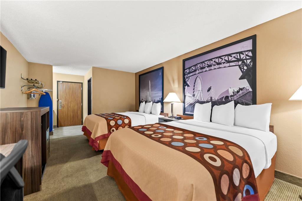 Super 8 by Wyndham Elgin - photo 18