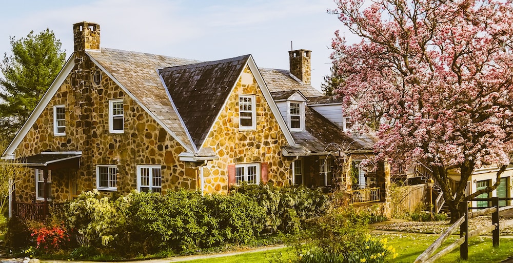 the Design Apartment at Sanctuary of the Swan Wellness Hotel Swan Rescue Farm — hotel in Birdsboro