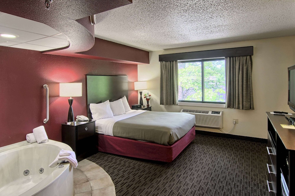 Blossom Hotel & Suites Traverse City - photo 14
