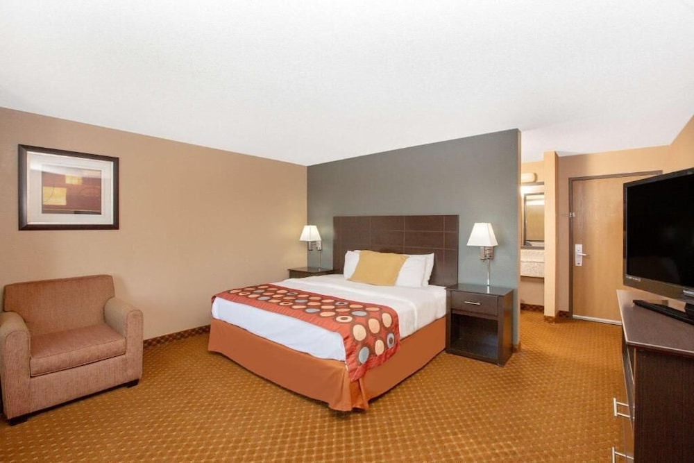 American Suites Coralville Iowa City — hotel in Coralville