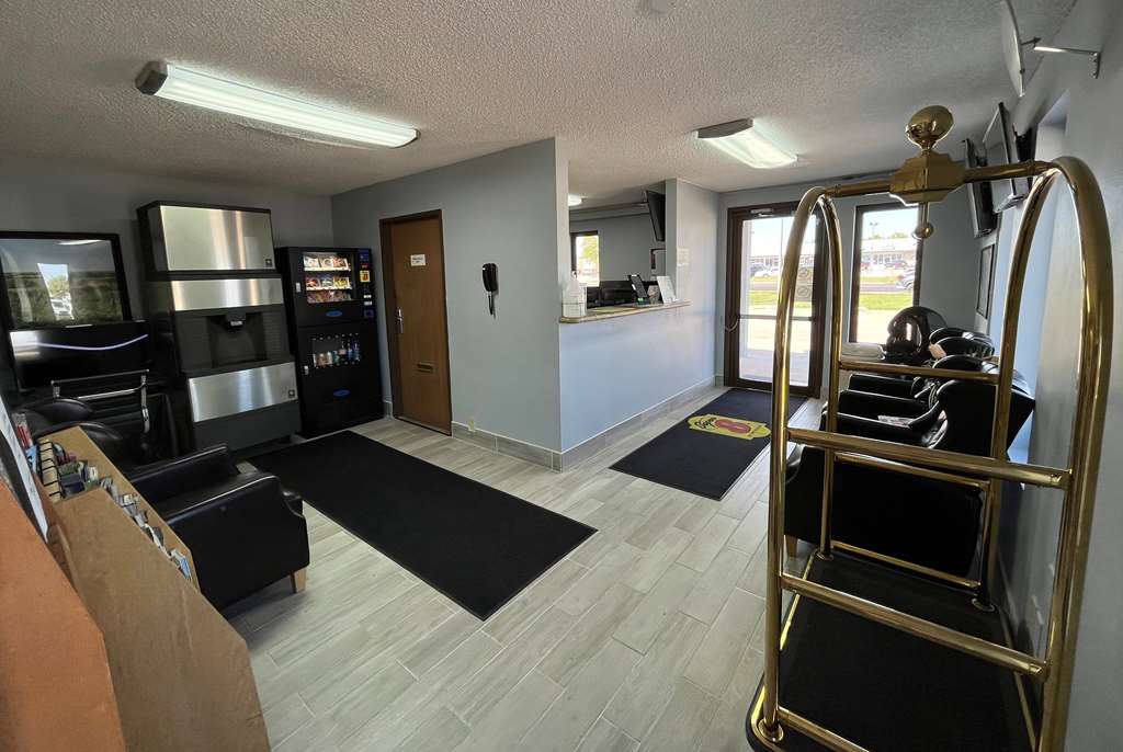 Super 8 by Wyndham Emporia - photo 14