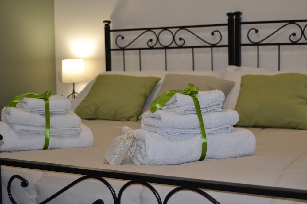 Karina's Rooms — 4-Star Luxury Hotel in Taranto, Italy
