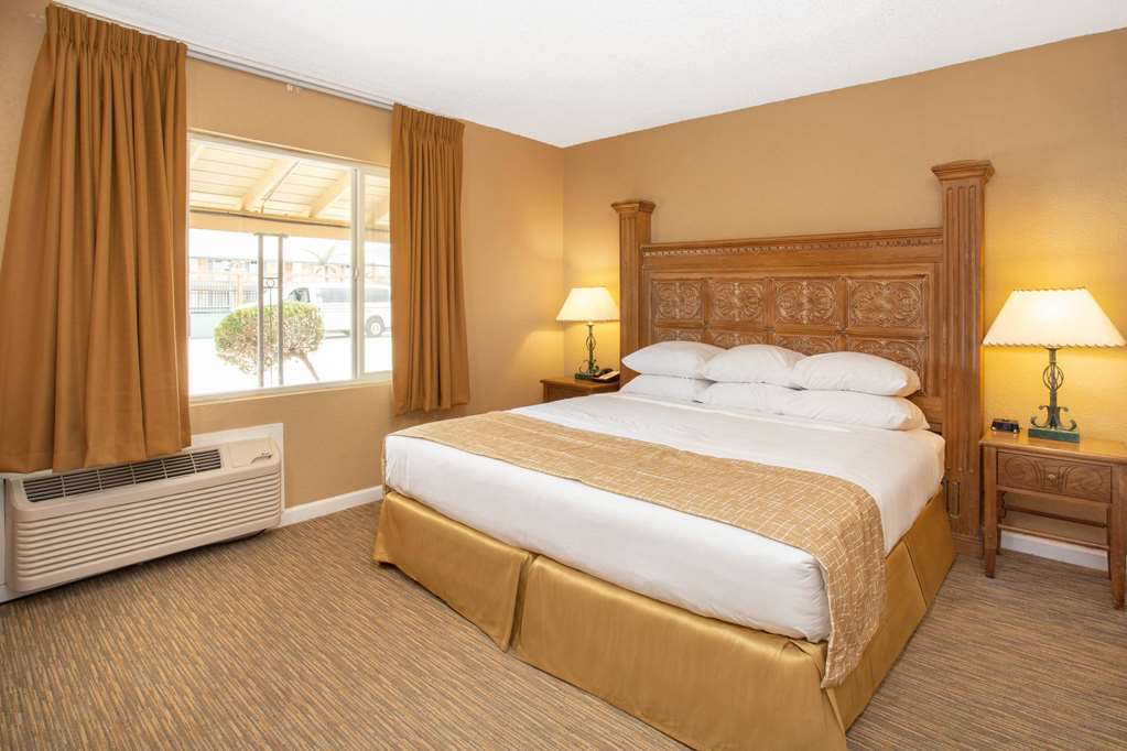 Travelodge by Wyndham Hawthorne - photo 20