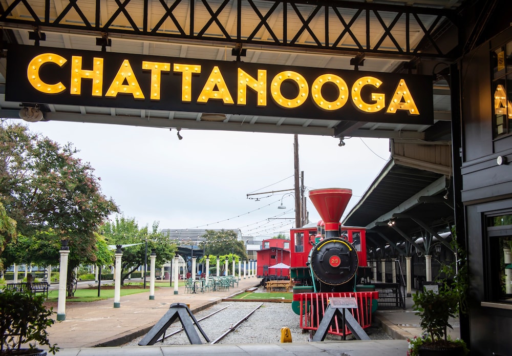 Holiday Inn Express Chattanooga Hamilton Place by IHG - photo 38