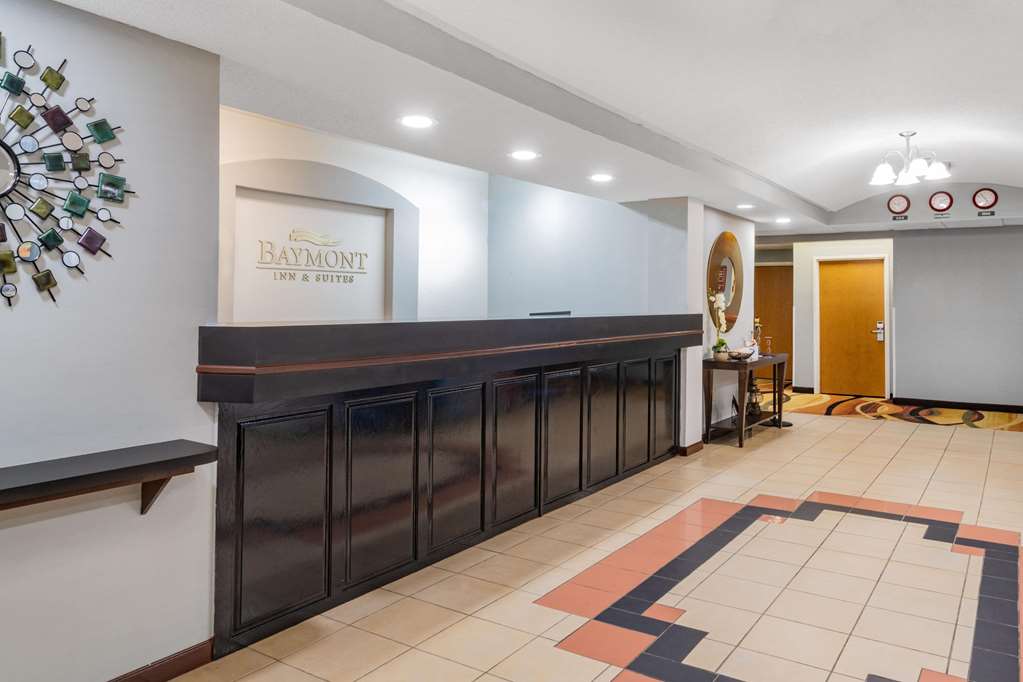 Red Roof Inn & Suites Hinesville - photo 7