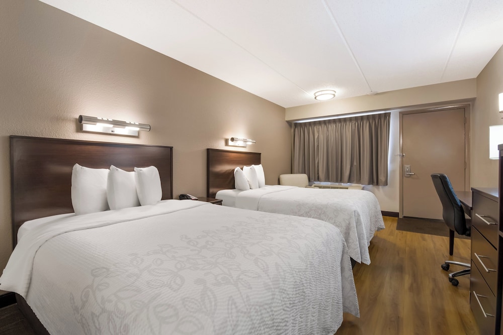 Red Roof Inn PLUS Nashville Airport - photo 16