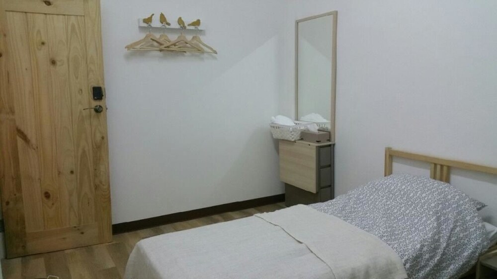 Green Home Hostel