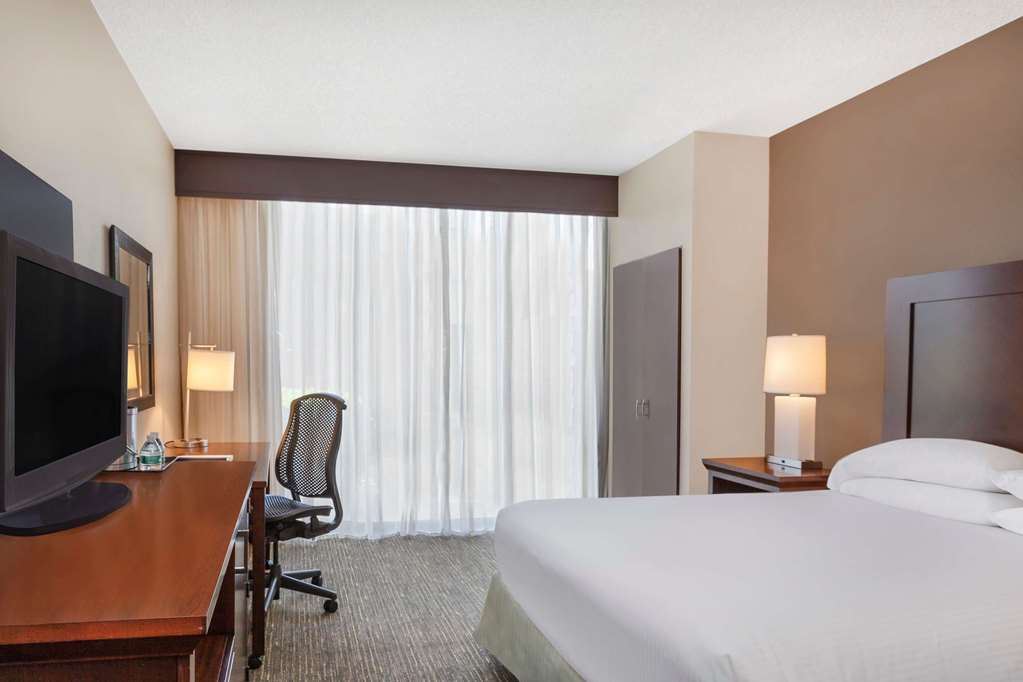 Wyndham San Diego Bayside - photo 13