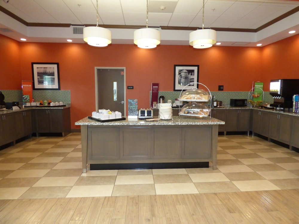 Hampton Inn & Suites Pensacola I 10 Pine Forest Road - photo 32