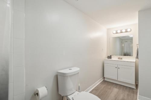 Pine Brook 808 I Your Newark Retreat I Pool & Gym — 4-Star Luxury Hotel in Newark, United States