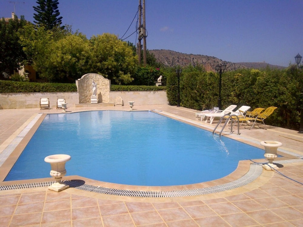 Palazzo Reale Superior Villa — 4-Star Luxury Hotel in Hersonissos, Greece