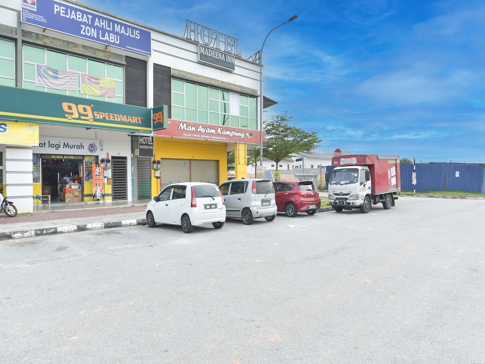 Hotel O Madeena Inn in Sepang, Malaysia