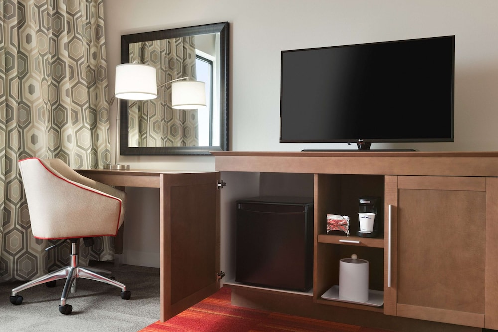 Hampton Inn North Olmsted Cleveland Airport - photo 9