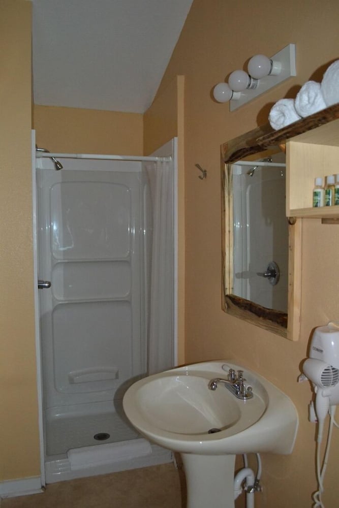 Black Elk Resort Cottages and RV Park - photo 43