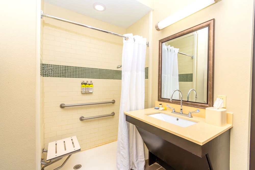 Staybridge Suites Houston IAH Beltway 8 by IHG - photo 6