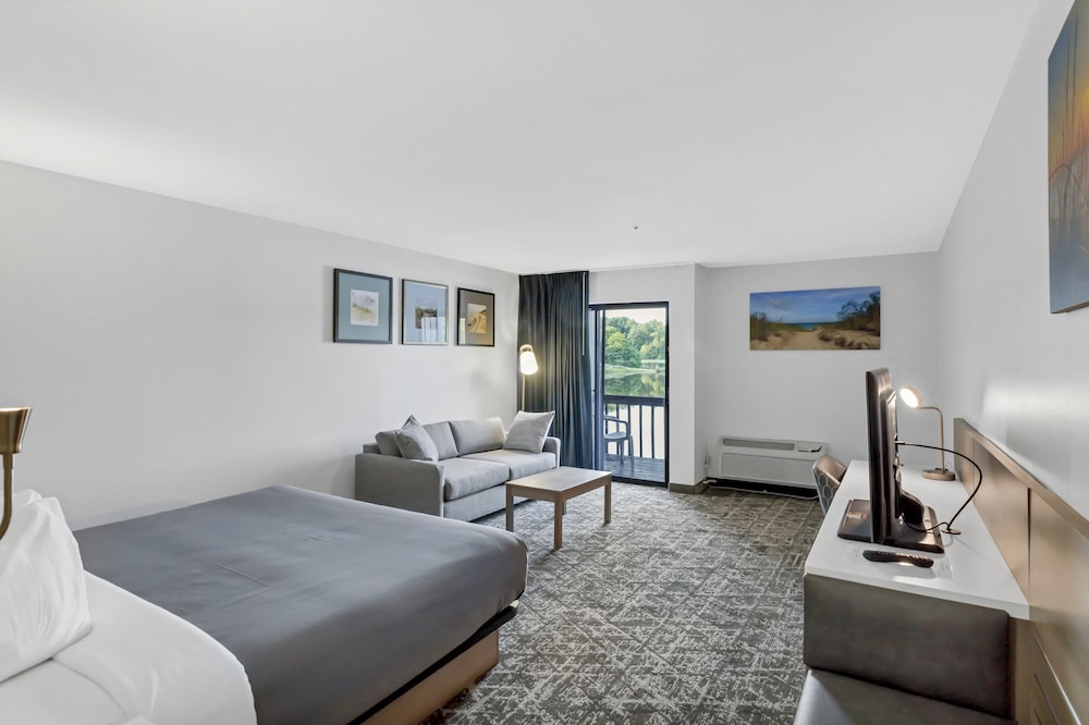 Waterbird Lakeside Inn - photo 13