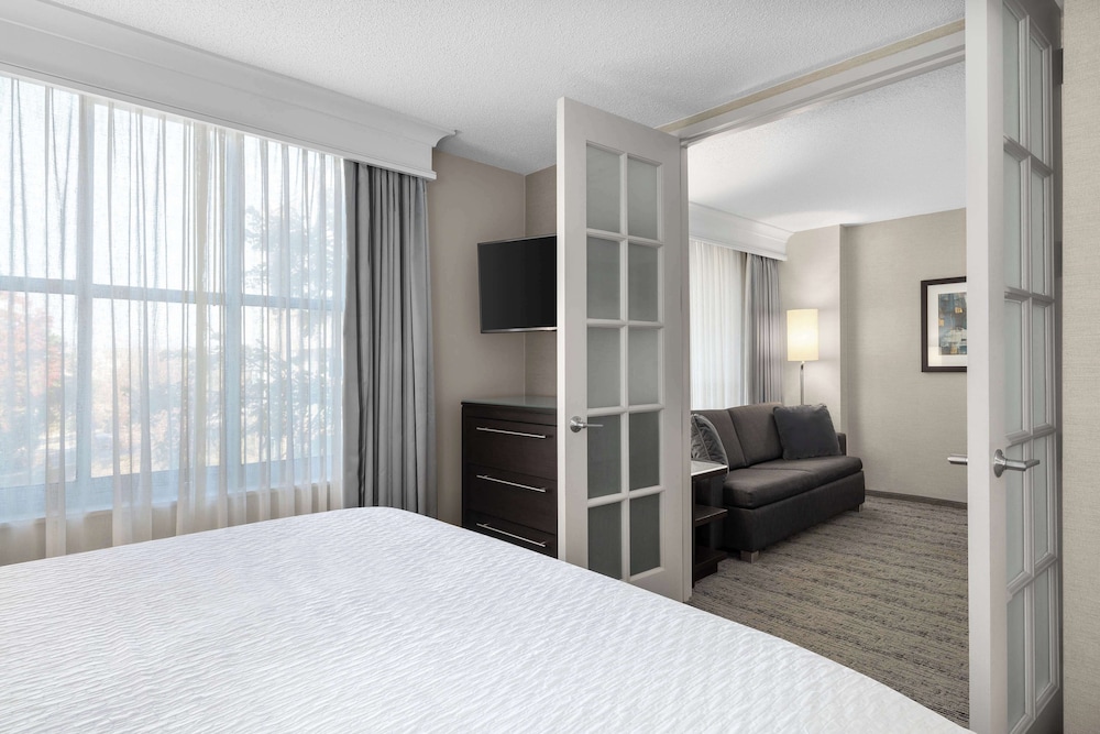 Hampton Inn & Suites Downers Grove Chicago - photo 3