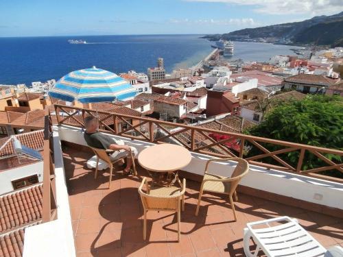 Apartamentos Montecristo — 4-Star Luxury Hotel in Santa Cruz De La Palma, Spain