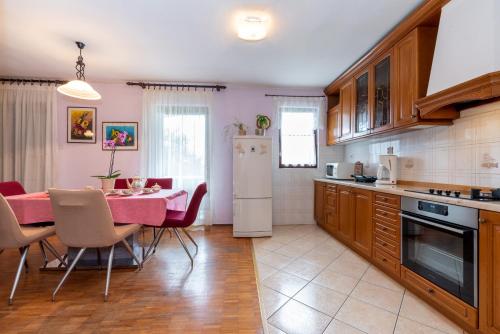 Apartment Vinez by 22Estates — 4-Star Luxury Hotel in Labin, Croatia