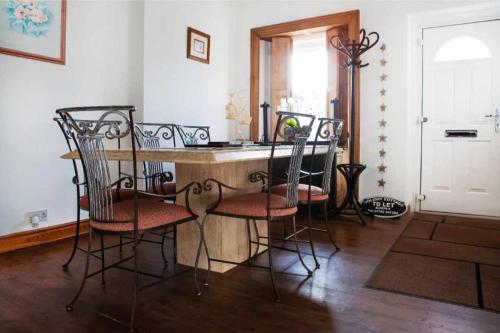 Commerce Cottage Rooms
