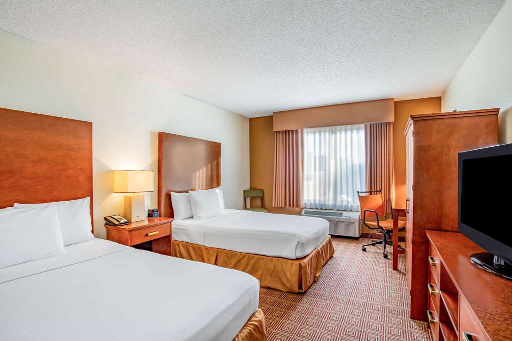 La Quinta Inn & Suites by Wyndham Danbury - photo 32