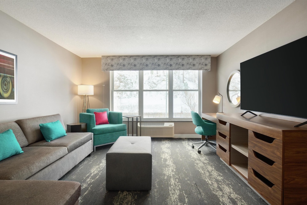 Hampton Inn Deadwood at Tin Lizzie Gaming Resort - photo 20