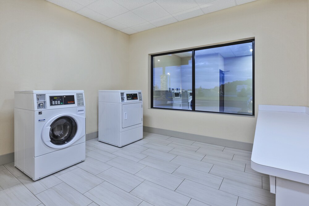 Holiday Inn Express & Suites Painesville Concord by IHG - photo 11