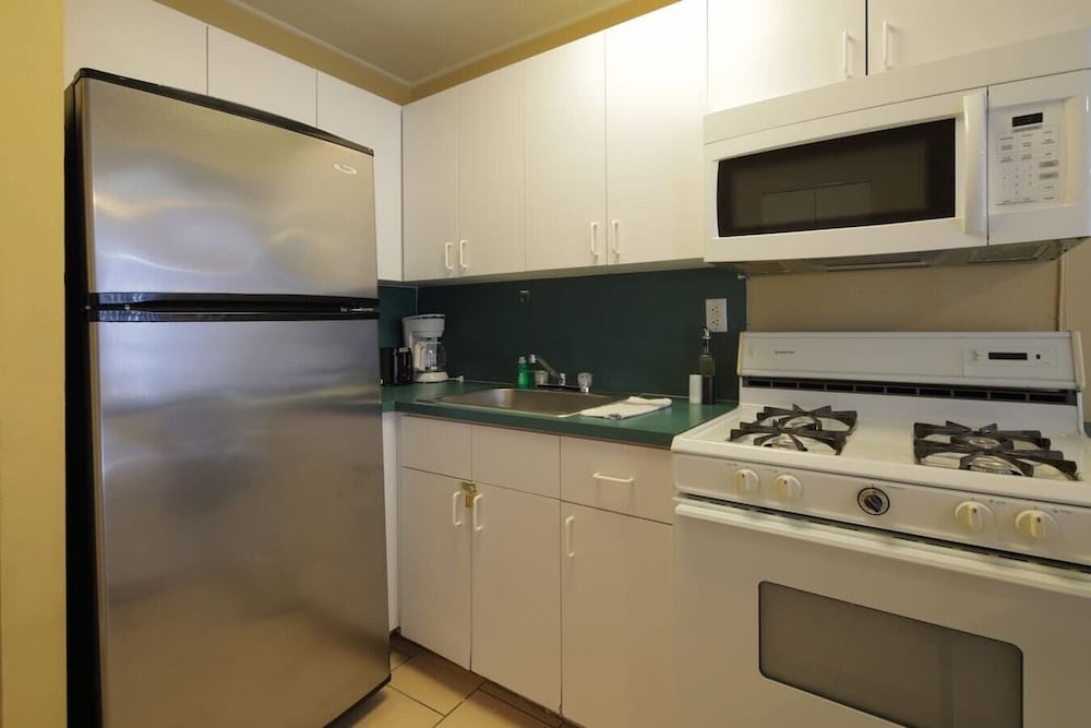 Gorgeous Studio 1bath Miami Beach 1 Block to the Ocean - photo 7