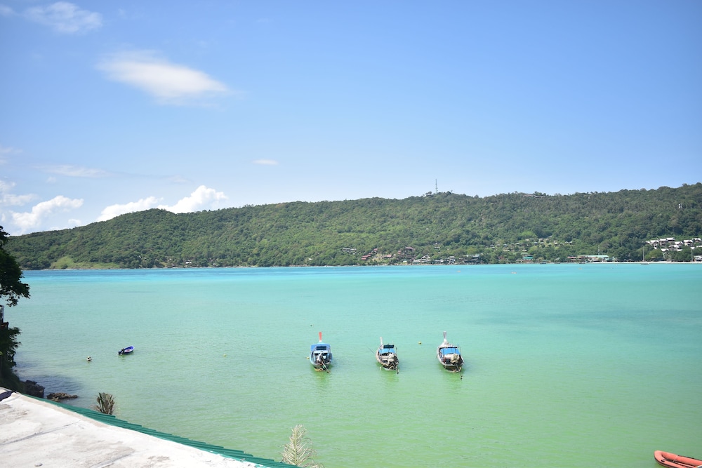 Phi Phi Beach Front Resort - carbon neutral hotel in Bangkok