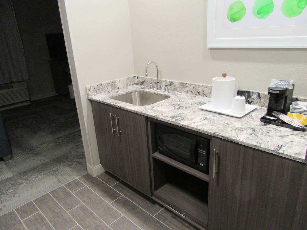 Hampton Inn & Suites Knightdale Raleigh - photo 37
