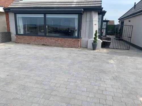 Beach House Apartment on ground floor with sea view pet friendly — 4-Star Luxury Hotel in Cleveleys, United Kingdom