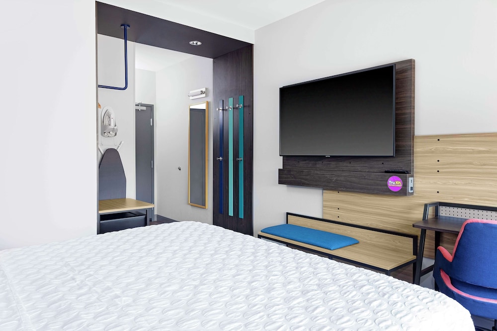 Tru By Hilton Cleveland Midtown - photo 8
