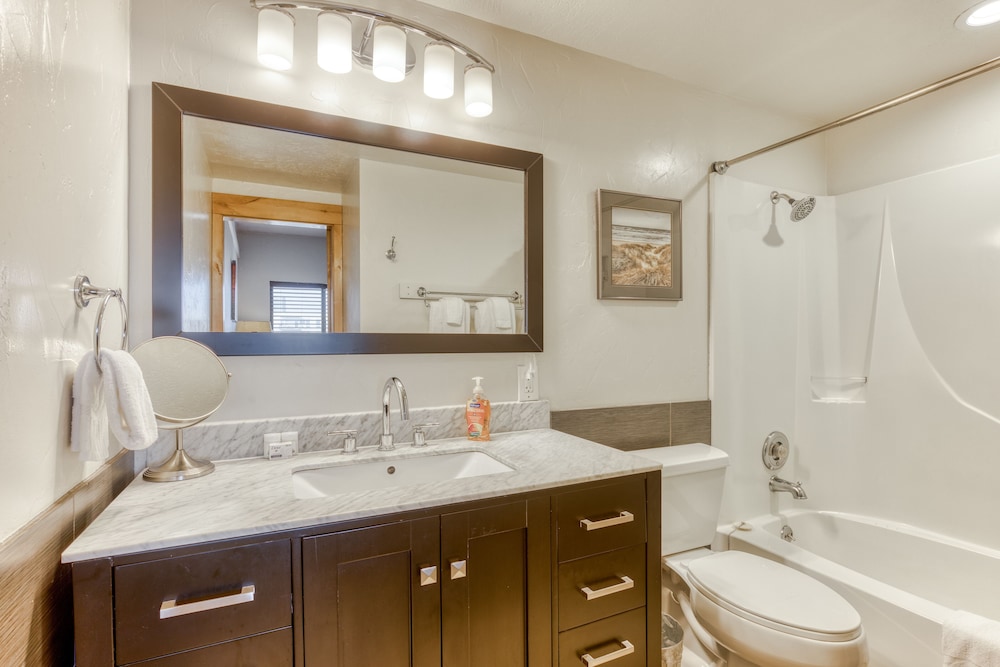 Sand & Sea Resort Condominiums - photo 910