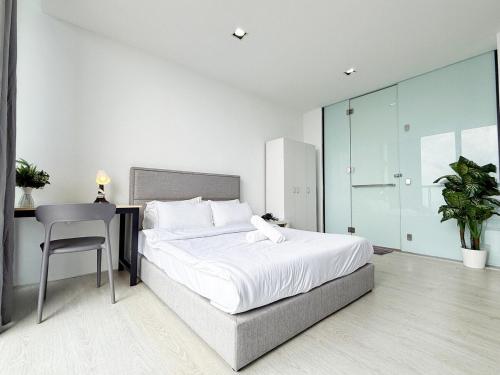 The Square One City Mall Premium Family 3R2B 8pax by Luvit Stay — 4-Star Luxury Hotel in Subang Jaya, Malaysia