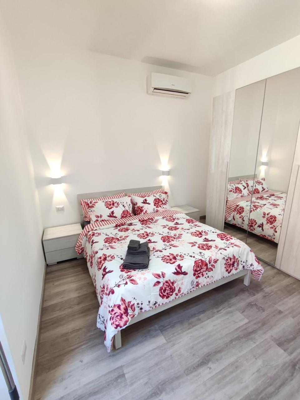Lotto 30 Metro Garbatella — 4-Star Luxury Hotel in Rome, Italy