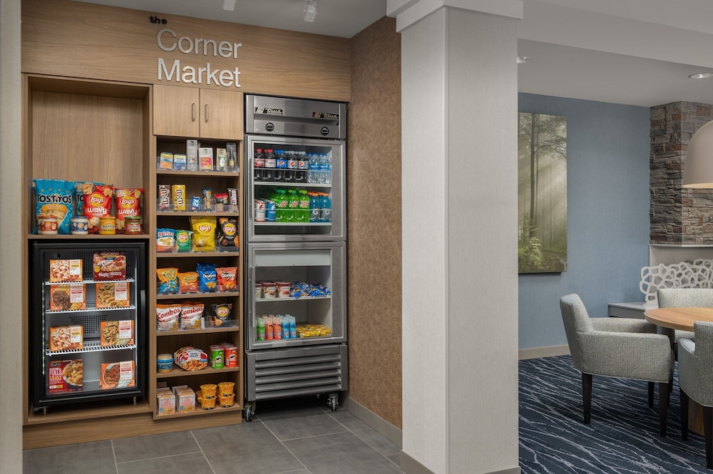 Fairfield Inn & Suites by Marriott Roanoke Hollins I 81 - photo 28